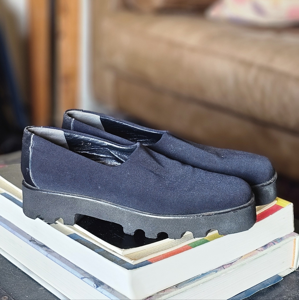 Donald J. Pliner Women's VTG 90s Navy Slip On Loafers